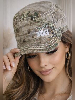 Realtree Girl Outfitters Camouflage Flat Top Hat  Rhinestones Bling Y2k 2010s